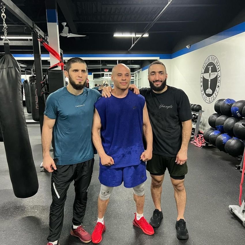 Islam Makhachev Langsung Ucapkan Selamat kepada Belal Muhammad, Tak Jadi Naik ke Kelas Welter?