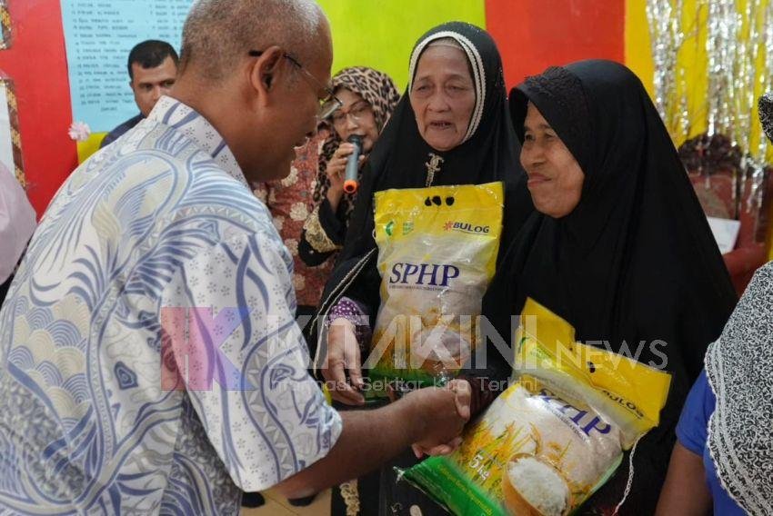 Asisten Pemerintahan dan Kesra Binjai Hadiri Penyerahan Santunan Tali Kasih ke Kaum Dhuafa