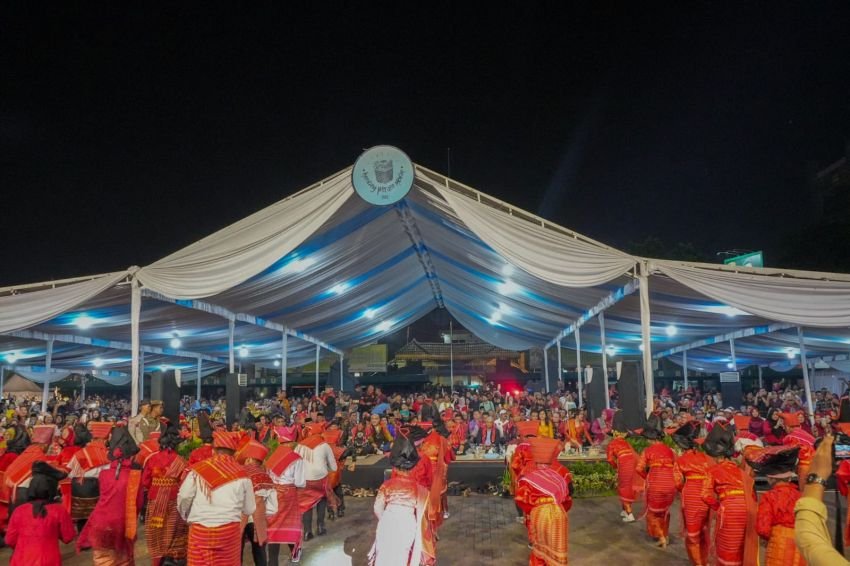 Bobby Nasution dan Istri Menari di Merdang Merdem 2024