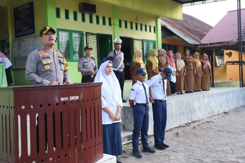 Program Santabi Terus Berlanjut, AKBP Dudung Sambangi SMP Negeri 4 Sidimpuan