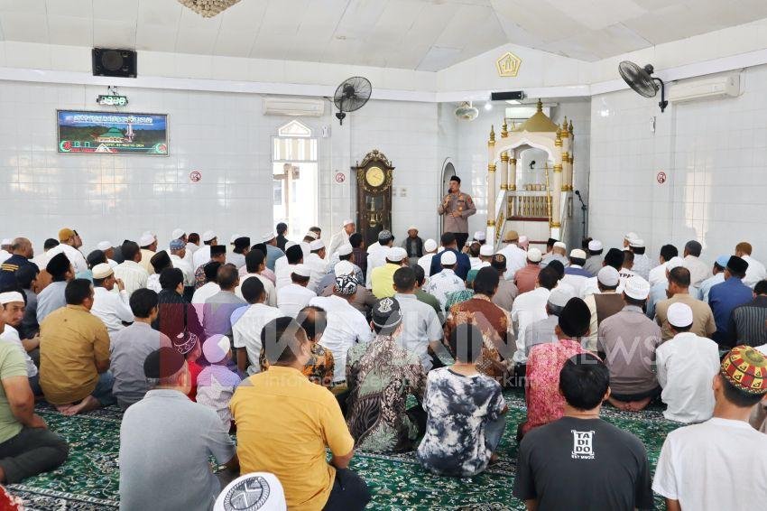 Jumat Curhat Di Masjid Al-Ikhlas, AKBP Dudung Ajak Masyarakat Rawat Persaudaraan