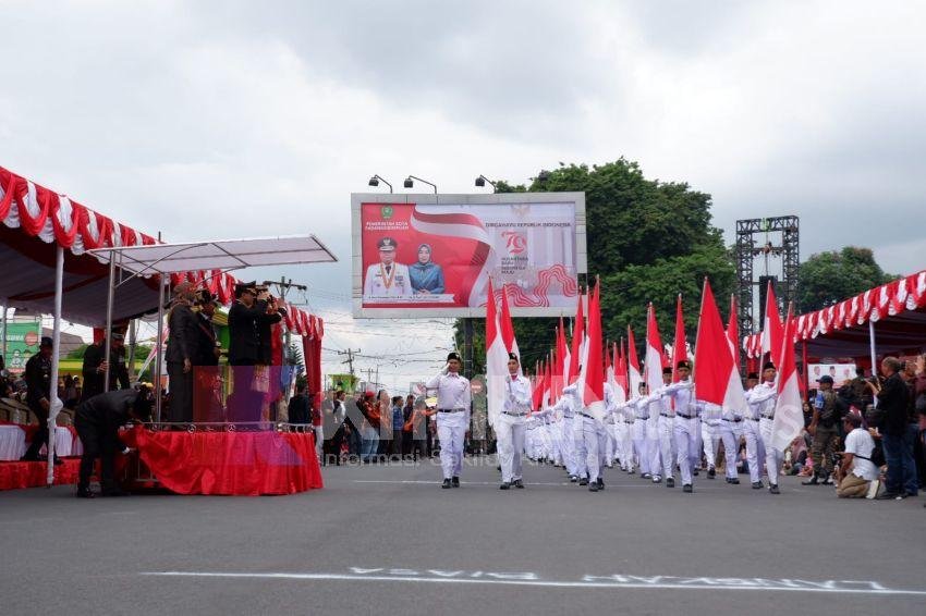 Pawai Deville dan Drumband Semarakkan Hari Kemerdekaan RI di Padangsidimpuan