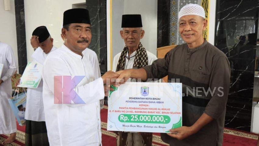 Safari Jumat, Pemko Binjai Serahkan Dana Hibah Kepada Empat Masjid