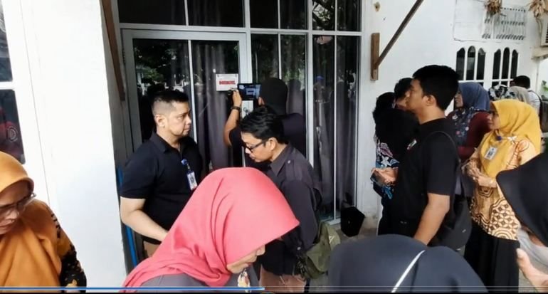 Satpol PP Pekanbaru Segel Tempat Penitipan Anak Early Steps Daycare