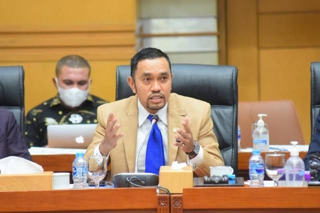 Jangan Ada yang Berani Usik Pers, Sahroni: Polri Diminta Segera Tangkap Pengerusakan Kaca Mobil Jurnalis