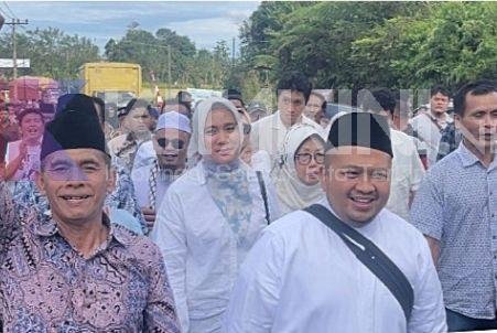 Ribuan Massa Pendukung Antar Dolly Pasaribu Daftar ke Kantor KPU Tapsel
