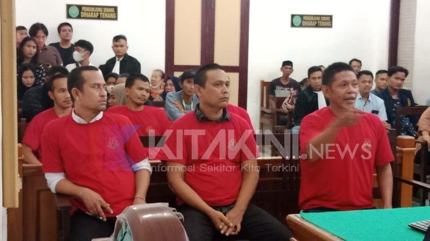 Nekat Jadi Kurir 1 Kg Sabu, Tiga Warga Helvetia Diadili