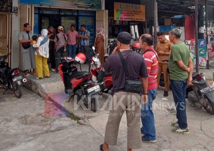 Kembali Gagal Berangkat, Puluhan Calon Jamaah Umroh Geruduk PT Anugerah Makkah