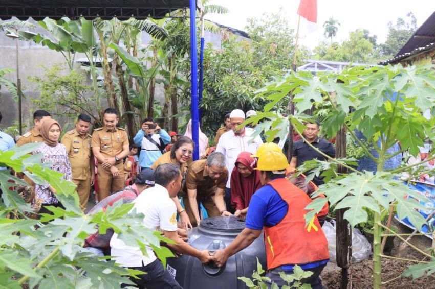 Pemerintah Kota Binjai Berikan Bantuan Tangki Septik Kepada Warga