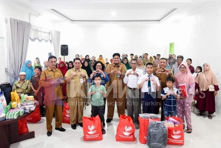 Kemensos Salurkan Bantuan Atensi Kepada Anak Sekolah dan Pelaku UKM di Sidimpuan