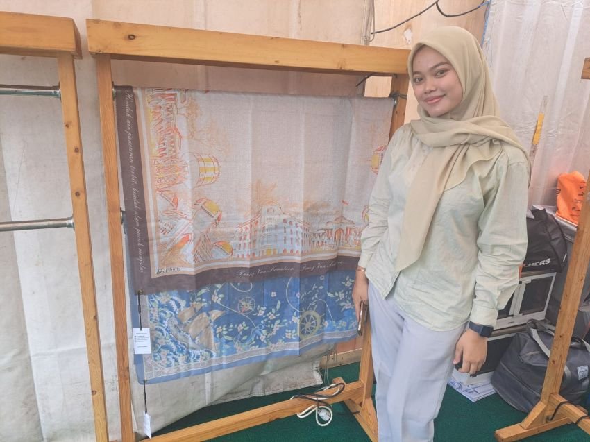 Hijab Unik Jadi Incaran Oleh-oleh di Venue-venue PON 2024