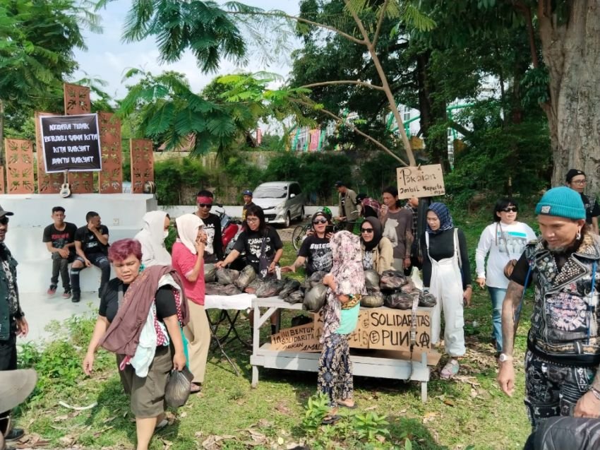 Pasar Gratis: Harmoni Solidaritas di Tengah Derap Punk Rock Kota Medan