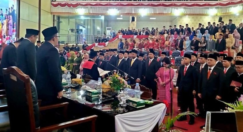 Ketua PN Medan Ambil Sumpah 50 Anggota DPRD Medan Periode 2024-2029