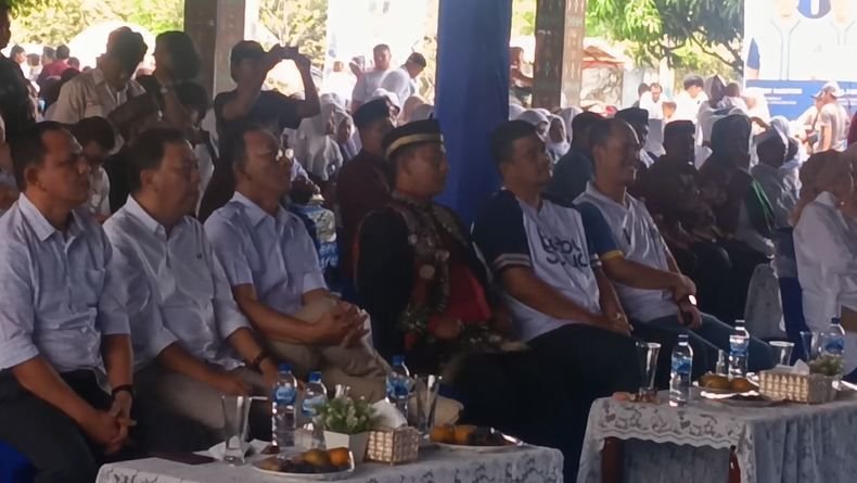 Gus Irawan dan Dolly Pasaribu Dampingi Bobby Nasution Saat Kampanye di Tapsel