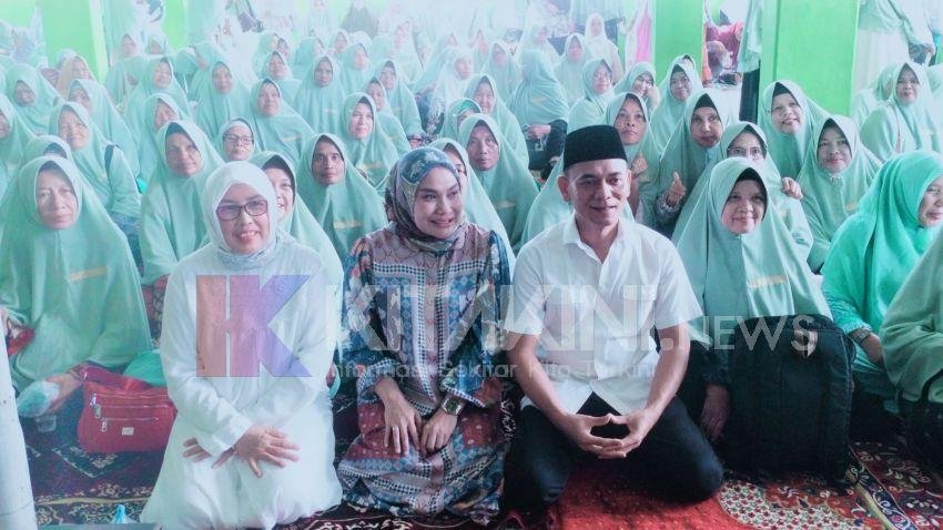 Kedatangan Gempar Nauli Dapat Sambutan Hangat Ratusan Jemaah Majelis Taklim