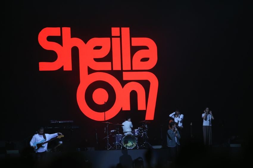 Konser Sheila On 7 di Medan Meriah dan Mengesankan, Bank BJB Luncurkan Kartu ATM Edisi Sheila on 7 Tunggu Aku Di