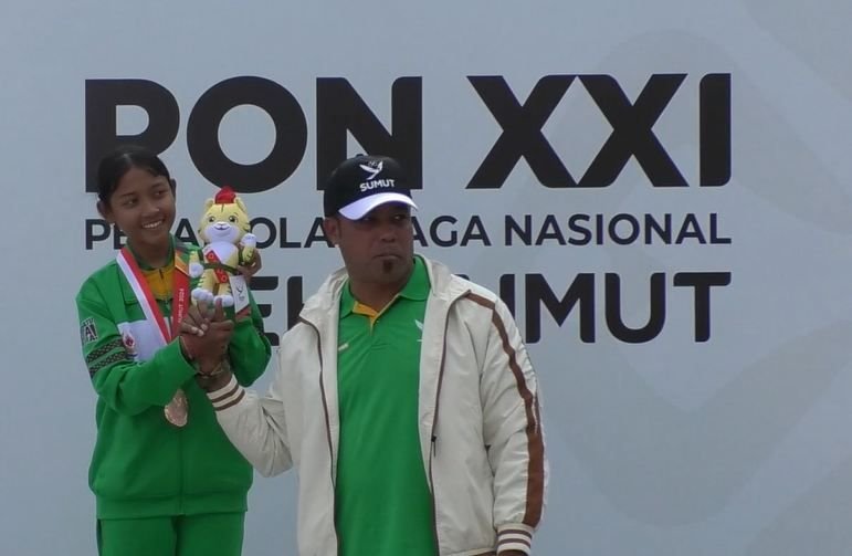 Anak Tukang Bengkel Sepeda Raih Perunggu di Cabor Road Race Sepeda Putri