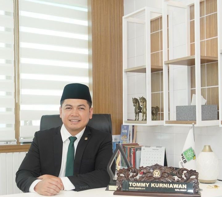 Tommy Kurniawan: Anggota DPR RI Iya, Seleb Juga Iya