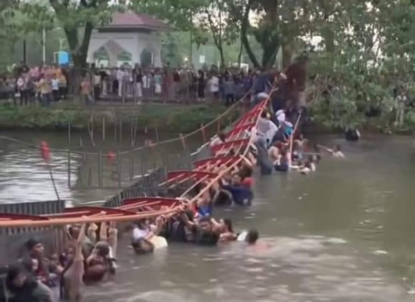 Rekreasi Jadi Mimpi Buruk, Jembatan Taman Cadika Rubuh