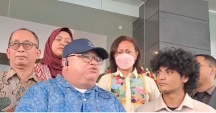 Vadel Badjideh dan Keluarga Datangi Kemen PPPA Terkait Kasus dengan Nikita Mirzani