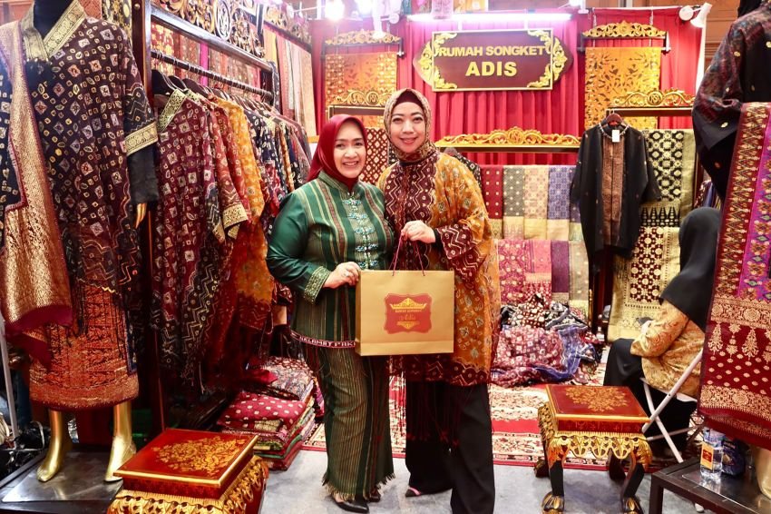 Tyas Fatoni Dukung Penuh Fashion Show di Inacraft Jakarta