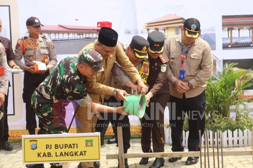 Kapolda Sumut Letakkan Batu Pertama Pembangunan Joglo di SPN Hinai