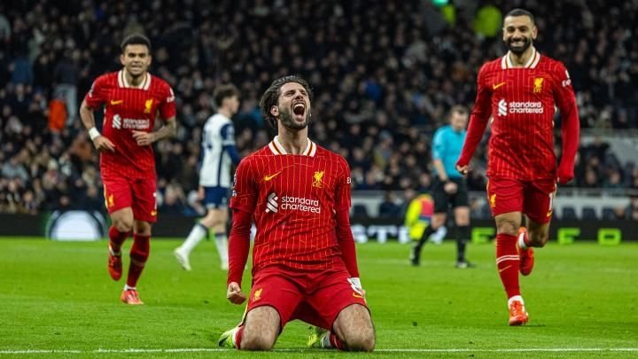 Liverpool Perlebar Jarak dari Chelsea Usai Menang Spektakuler 6-3 atas Tottenham