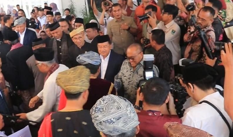 Andi Acmad Dara Diberi Gelar Datuak Tjumano