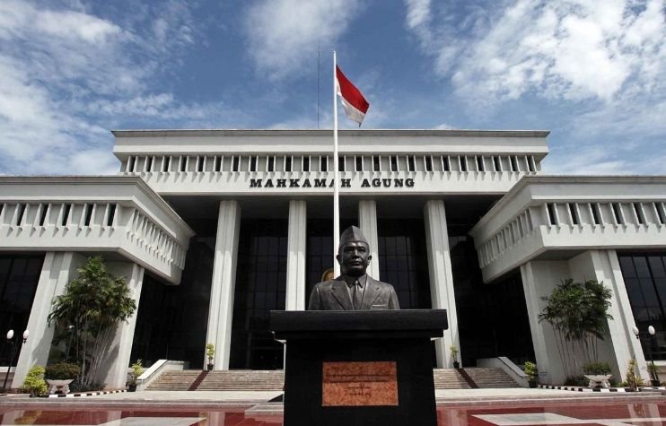 Lelang Dapat DIbatalkan Melalui GUgatan di Pengadilan Negeri Dengan Syarat...