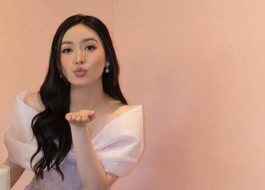 Foto Natasha Wilona Dicatut Produk Kosmetik