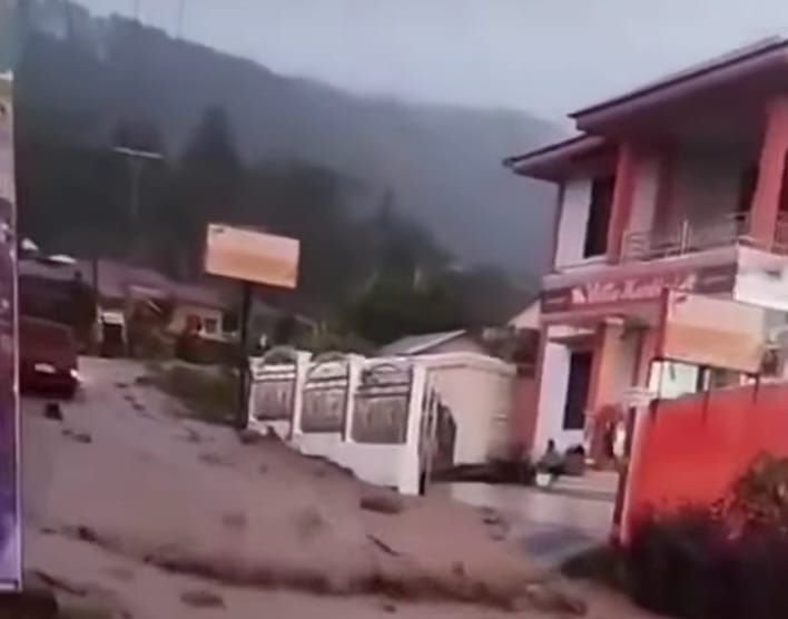 Banjir Bandang Tapanuli Utara, Ratusan Warga Mengungsi