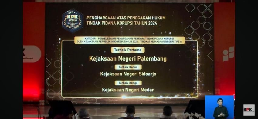 Kejari Medan Raih Penghargaan Terbaik Ketiga Penangan Korupsi