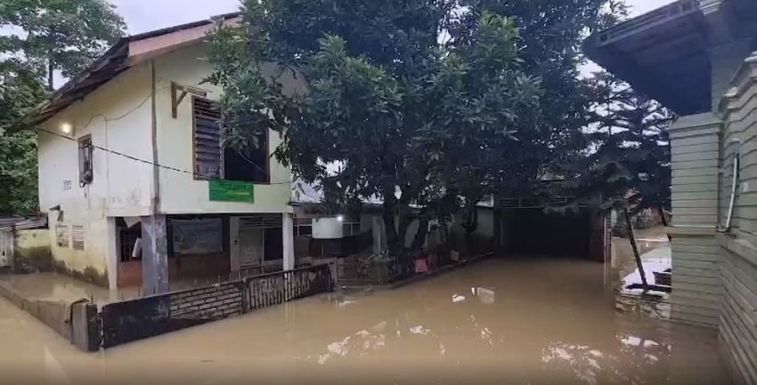 Ratusan Rumah di Kecamatan Medan Maimun dan Kota Kembali Dilanda Banjir