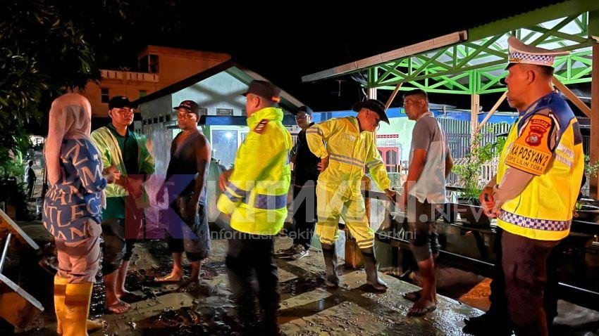 Kapolres Padangsidimpuan Tinjau Lokasi Banjir Dua Desa