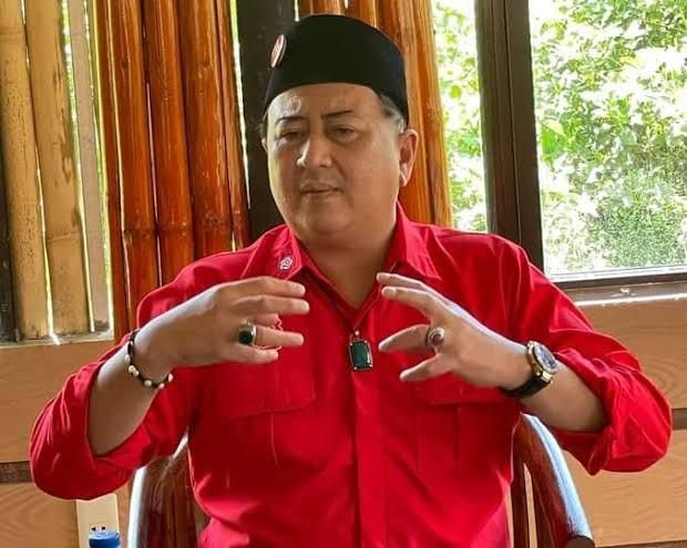 Guru Hukum Murid Duduk di Lantai, Nezar Djoeli Soroti Kebijakan Sekolah