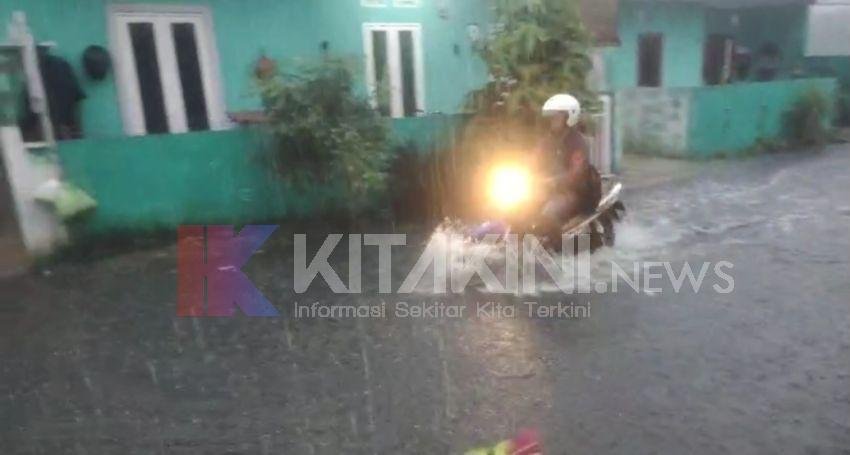 Langganan Banjir, Hujan 30 Menit Jalan Kawat VI Terendam Banjir