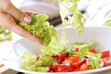 Jangan Makan Salad di Malam Hari, Bisa Bahaya