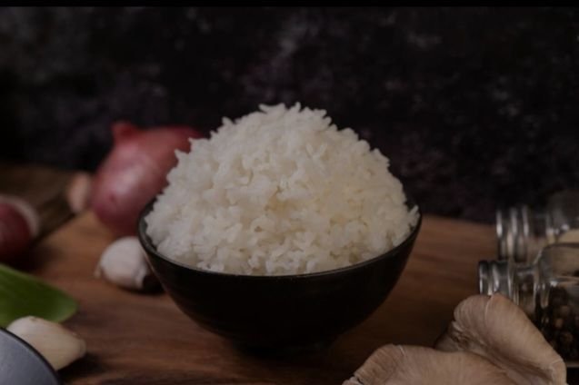 Makan Nasi Bisa Bikin Perut Buncit