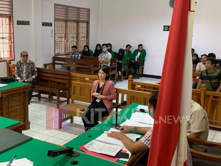 Hakim Vonis Angelina Chen Tujuh Hari Penjara