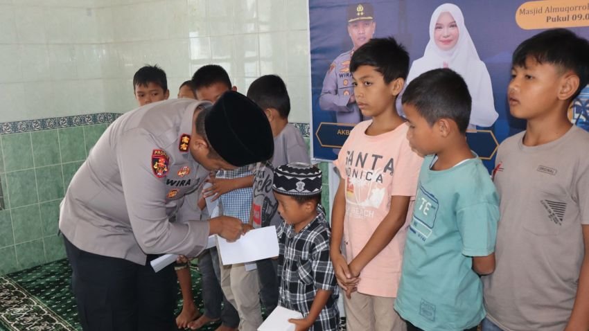 Senyum Ceria 30 Anak Yatim Piatu Saat Polres Padangsidimpuan Peringati Isra’ Mi'raj