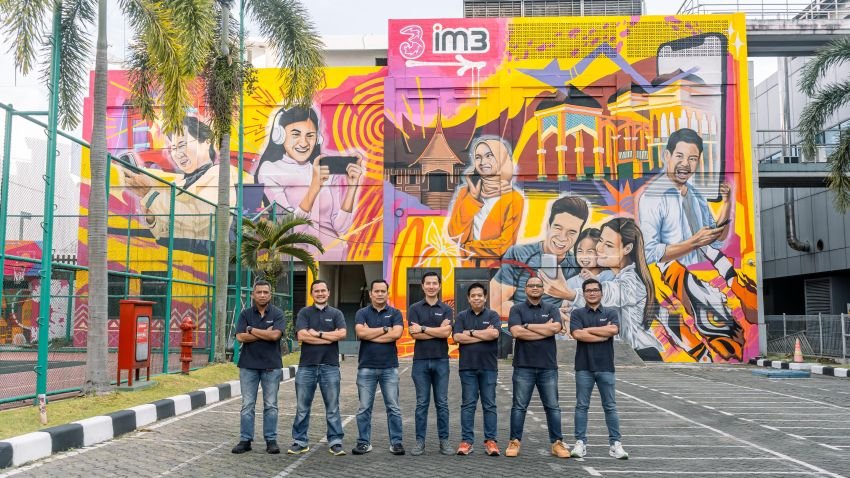 Indosat Dukung Kreativitas Seniman Lokal Medan Melalui Proyek Mural