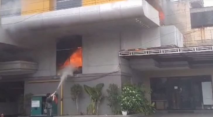 Gedung Plaza Prabotan Yafurni di Medan Terbakar