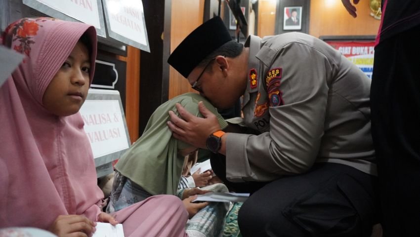 Memuliakan Anak Yatim, Kapolres Langkat Buka Puasa Bersama dan Beri Santunan