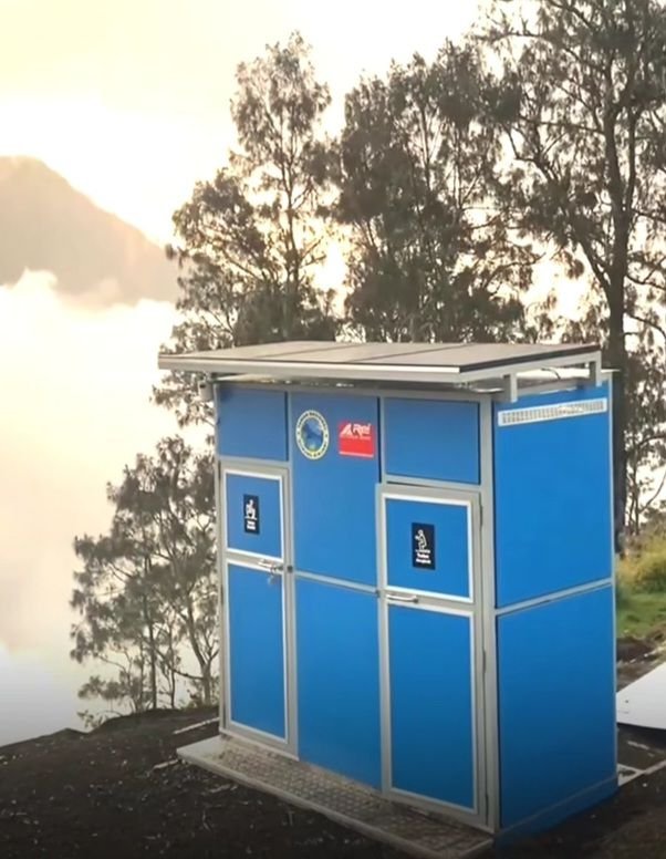 Rinjani Sediakan Toilet di Atas Awan