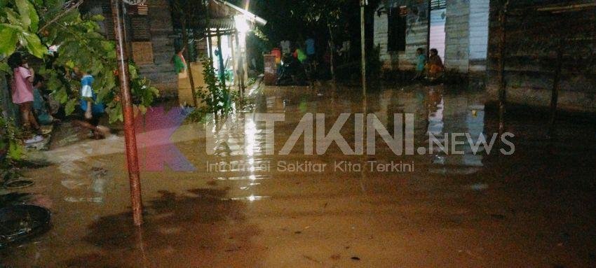 Sungai Batang Angkola Meluap, Belasan Rumah di Haponan Sibatu Terendam Banjir