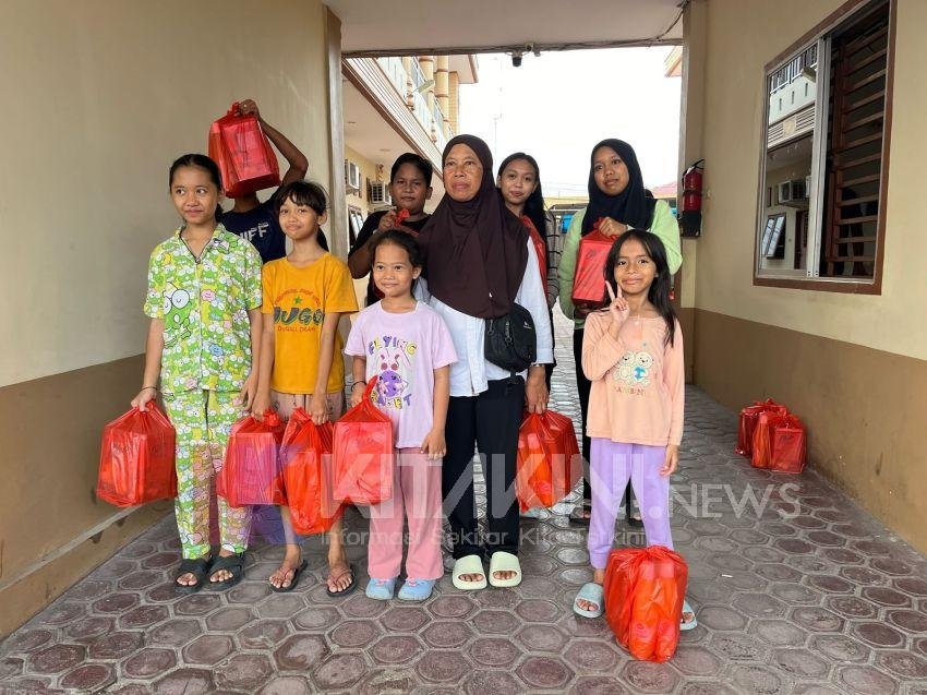 Peduli Sesama di Bulan Ramadan, Horas Kost Berbagai Bingkisan Lebaran