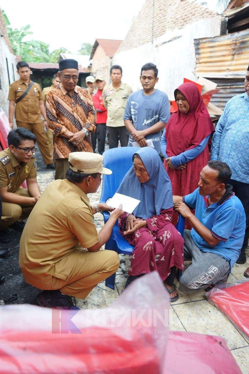 Amir Hamzah dan Hasanul Tinjau Lokasi Kebakaran di Kelurahan Sukaramai