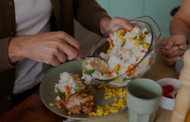Kurangi Kebiasaan Buka Puasa Langsung Makan Nasi