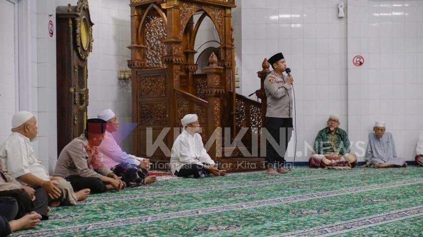 Tarawih di Masjid Raya Samora, Kapolres Sidimpuan Ajak Awasi Kenakalan Remaja