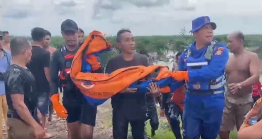 Bocah 3 Tahun Hanyut Tenggelam di Lokasi Banjir di Pelalawan Riau